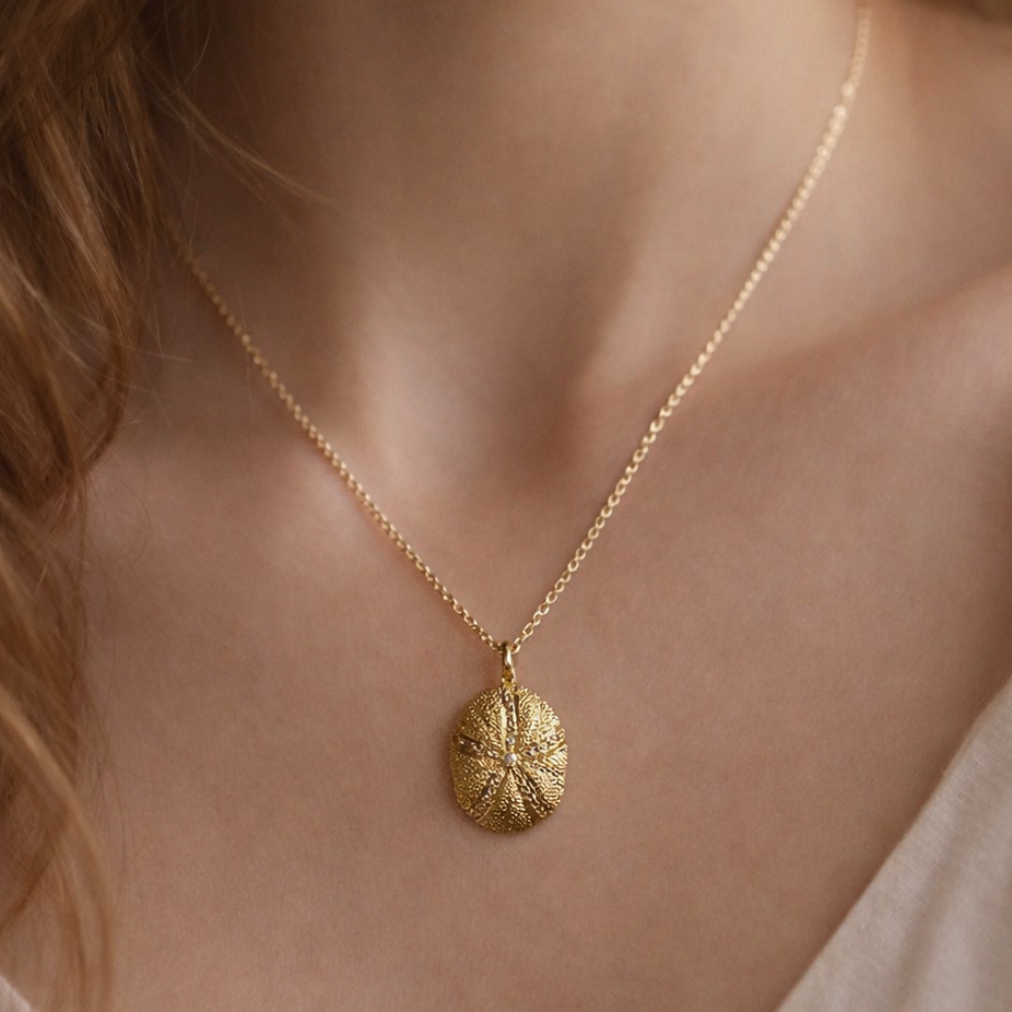 Diamonds sea biscuit necklace on a model