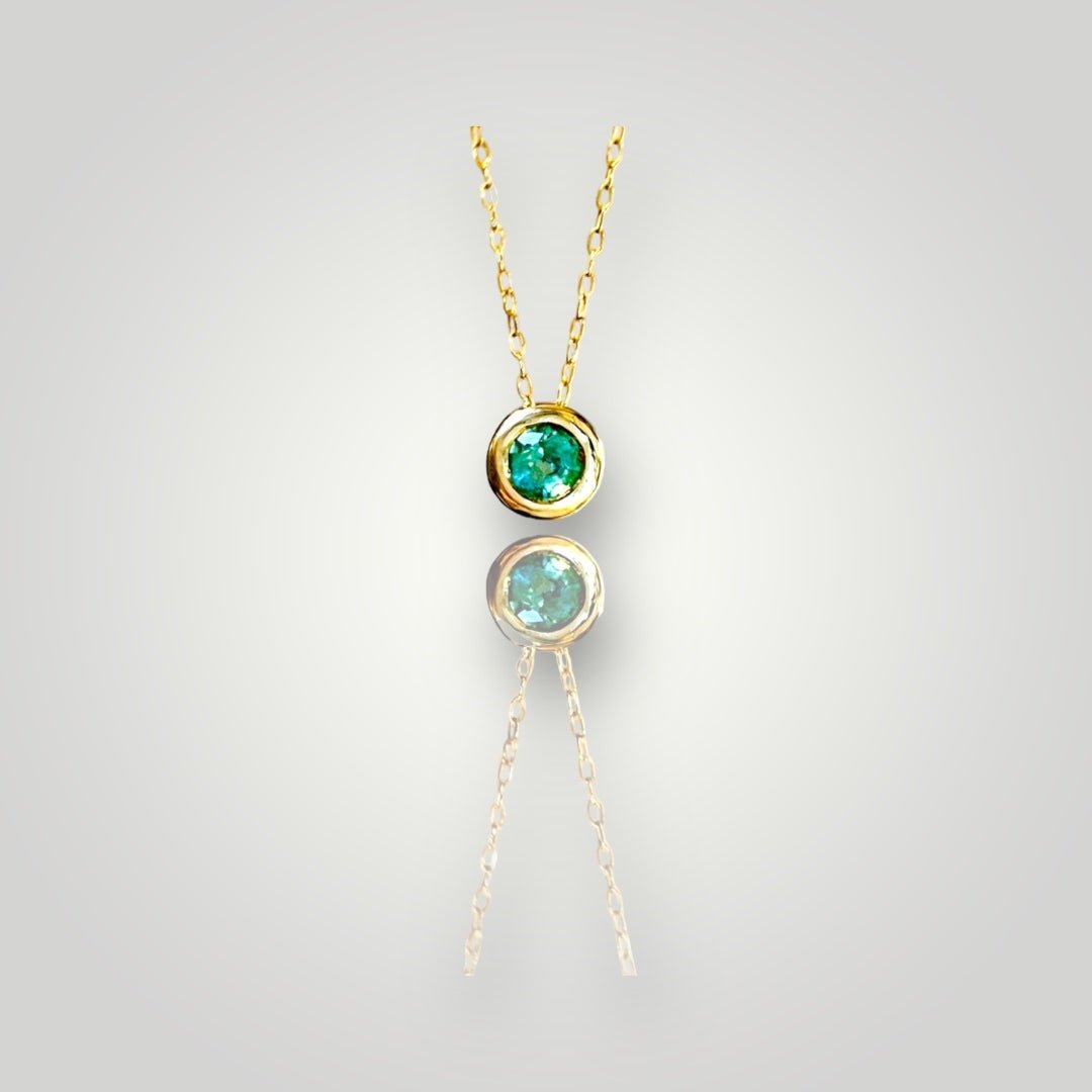 Emerald solitaire necklace - BKBLondon