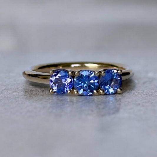 Tanzanite gold ring