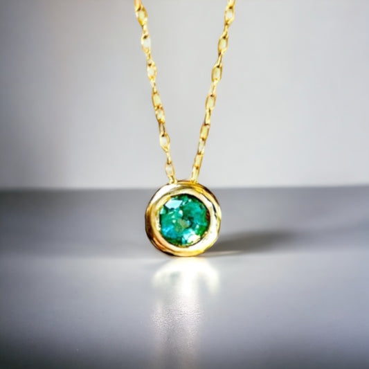 Emerald solitaire necklace