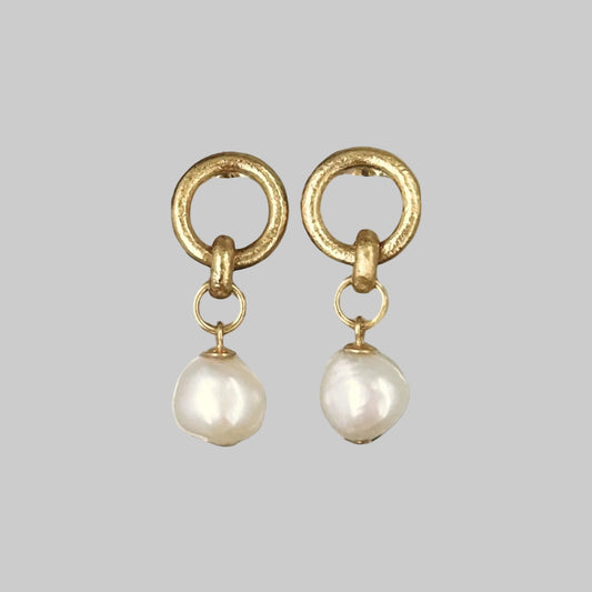 Linked pearls drop earrings - BKBLondon