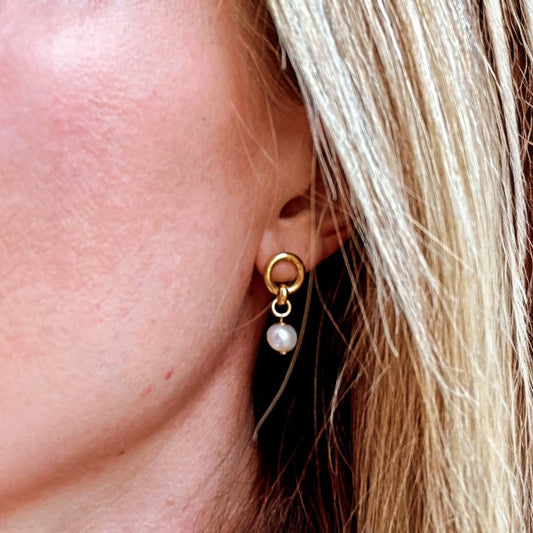 Linked pearl drop earrings - BKBLondon