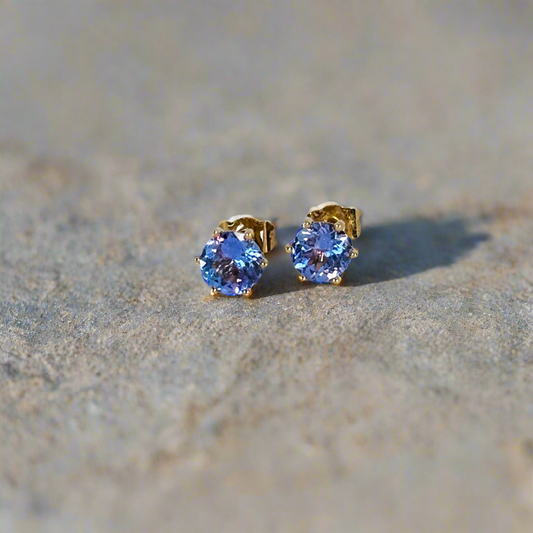 Tanzanite stud earrings in gold