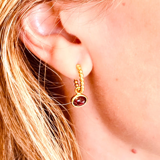 Small hoop Garnet earrings in gold vermeil